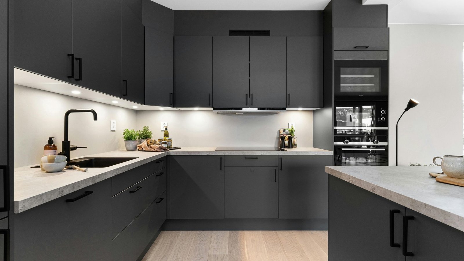Freshly cleaned modern kitchen